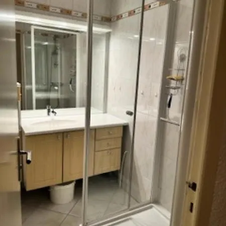 Trois Vallees - - Agreable 4 Personnes Expose Est Proche Commerce Mae-1014 * فال تورُن