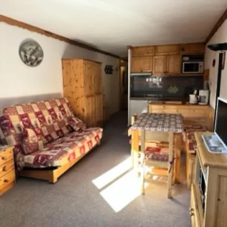 Trois Vallees - - Agreable 4 Personnes Expose Est Proche Commerce Mae-1014 فال تورُن